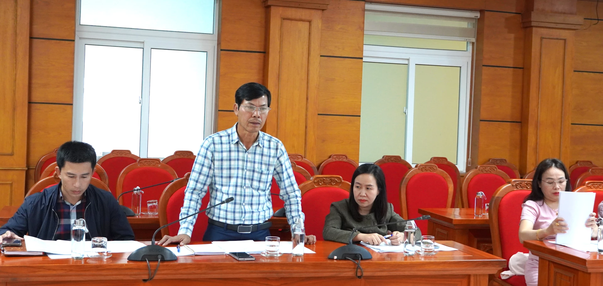 Đại diện lãnh đạo Sở Nông nghiệp và Môi trường báo cáo. Ảnh: H.Tr.