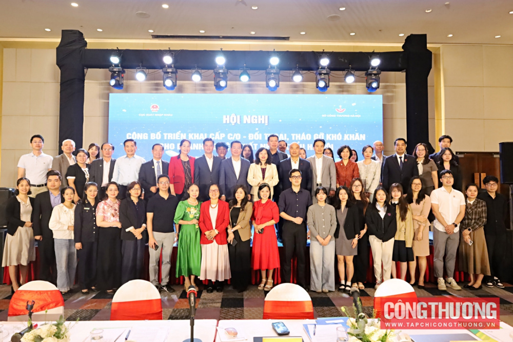 Bộ Công Thương và Hà Nội đẩy mạnh phân cấp quản lý xuất nhập khẩu, hỗ trợ doanh nghiệp tận dụng tối đa FTA 12 Hà Nội đẩy mạnh phân cấp quản lý xuất nhập khẩu, hỗ trợ doanh nghiệp tận dụng tối đa FTA