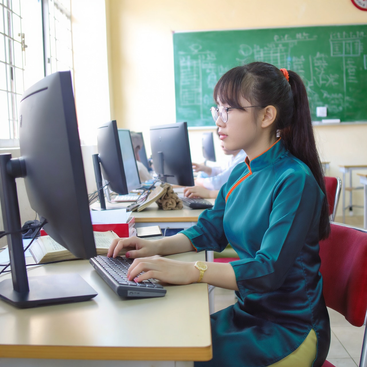 Người Việt ngày càng tốn thời gian với AI cho việc gì? 1 AI sẽ giúp người Việt Nam tiếp cận công nghệ và tri thức tốt hơn