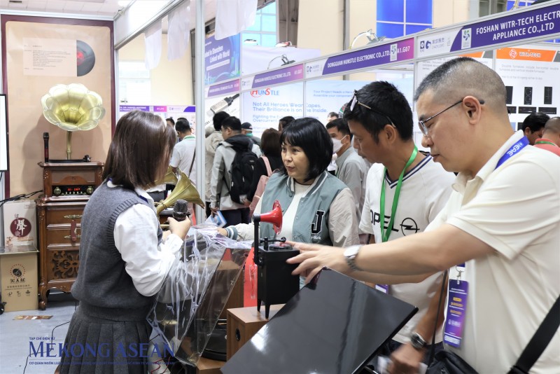 Khai mạc triển lãm quốc tế điện tử và thiết bị thông minh IEAE 2025