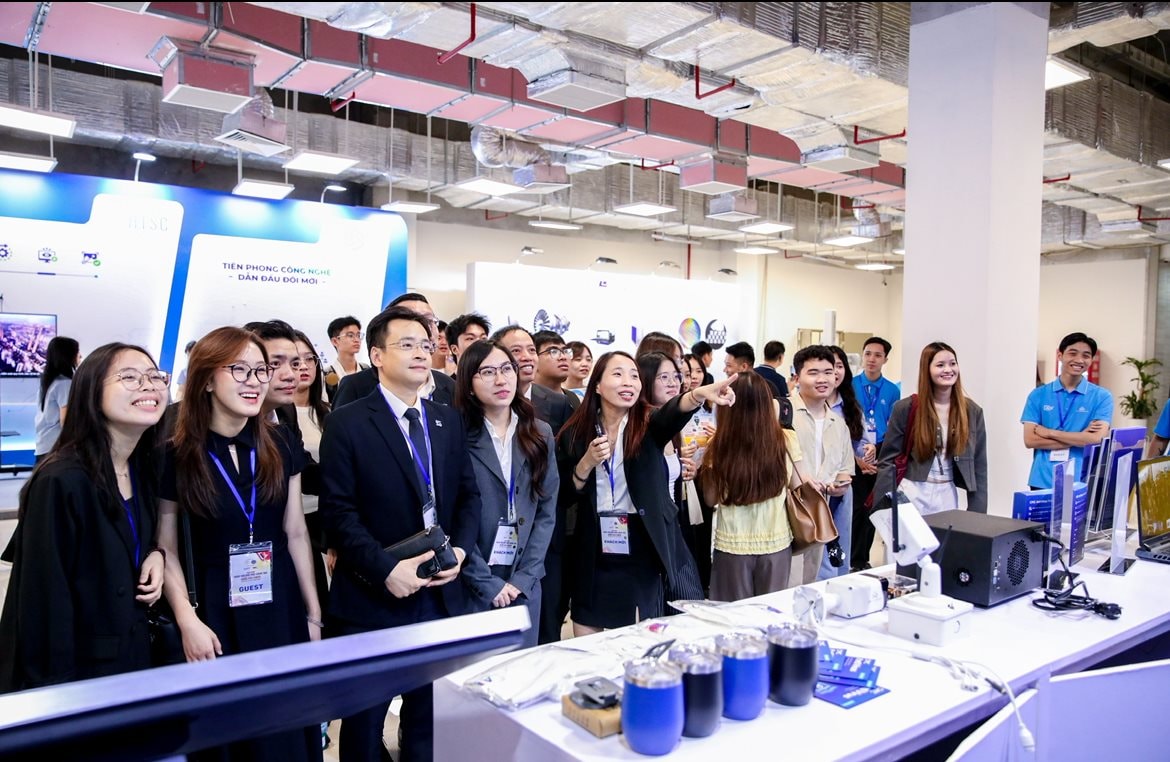 Dấu ấn doanh nghiệp công nghệ Việt tiên phong tại VIIE 2025- Ảnh 1.