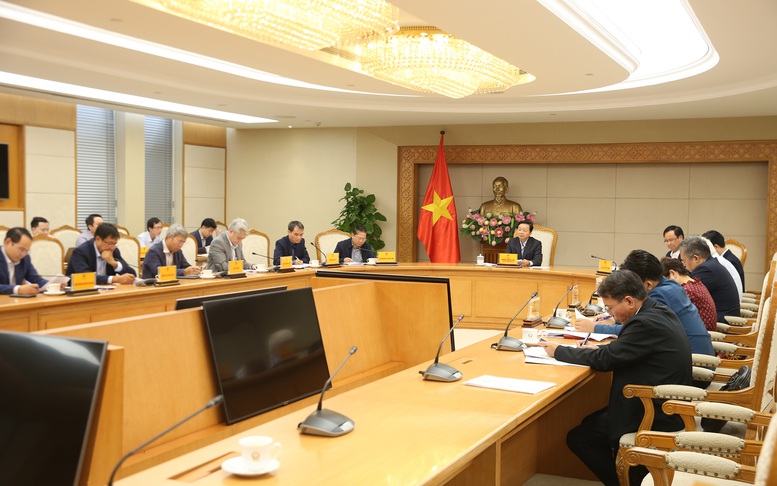Phó Thủ tướng đề nghị Bộ Nông nghiệp và Môi trường rà soát, tiếp thu các ý kiến từ bộ, ngành, chuyên gia, hiệp hội để tiếp tục hoàn thiện dự thảo Nghị định - Ảnh: VGP/Minh Khôi Phó Thủ tướng đề nghị Bộ Nông nghiệp và Môi trường rà soát, tiếp thu các ý kiến từ bộ, ngành, chuyên gia, hiệp hội để tiếp tục hoàn thiện dự thảo Nghị định - Ảnh: VGP/Minh Khôi