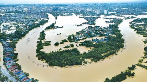 Kịp thời ứng cứu người dân vùng lũ Thái Nguyên 3 Lũ sông Cầu vượt báo động 3, Thái Nguyên triển khai di dời dân khẩn cấp