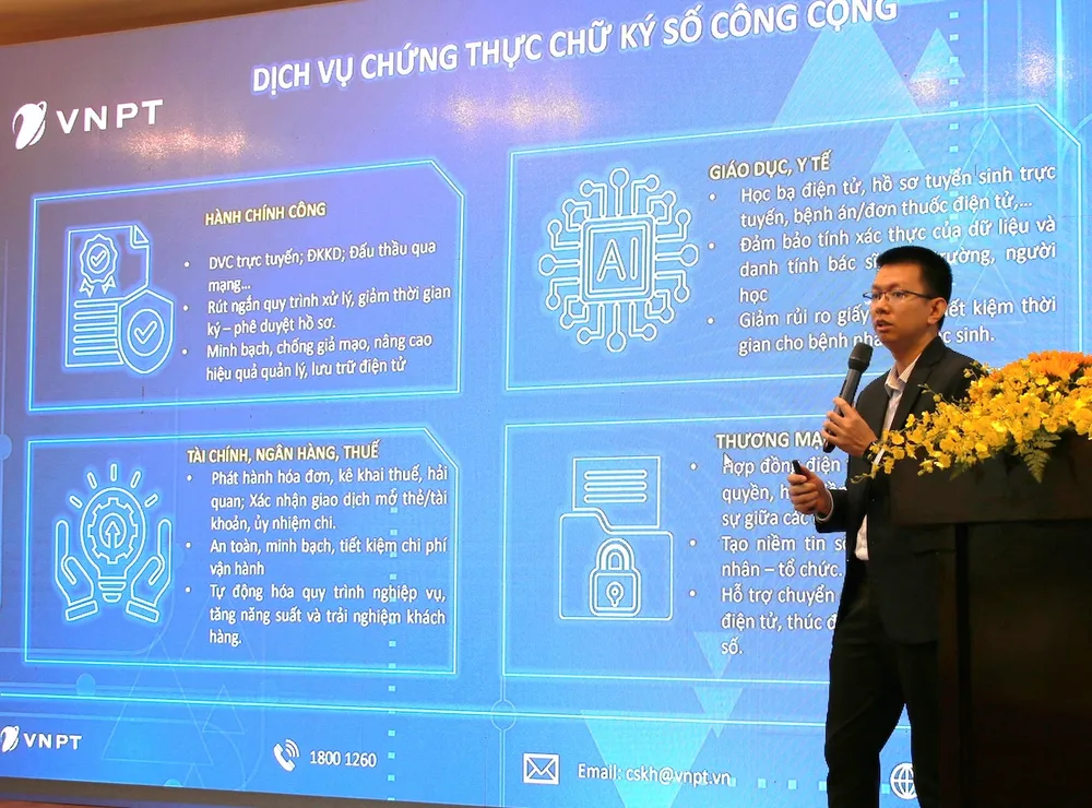 Giao dịch điện tử an toàn với VNPT SmartCA 2 Ông Đỗ Kế Công - Phó giám đốc Trung tâm dịch vụ số Doanh nghiệp VNPT Vinaphone giới thiệu các dịch vụ số tin cậy của VNPT..JPG