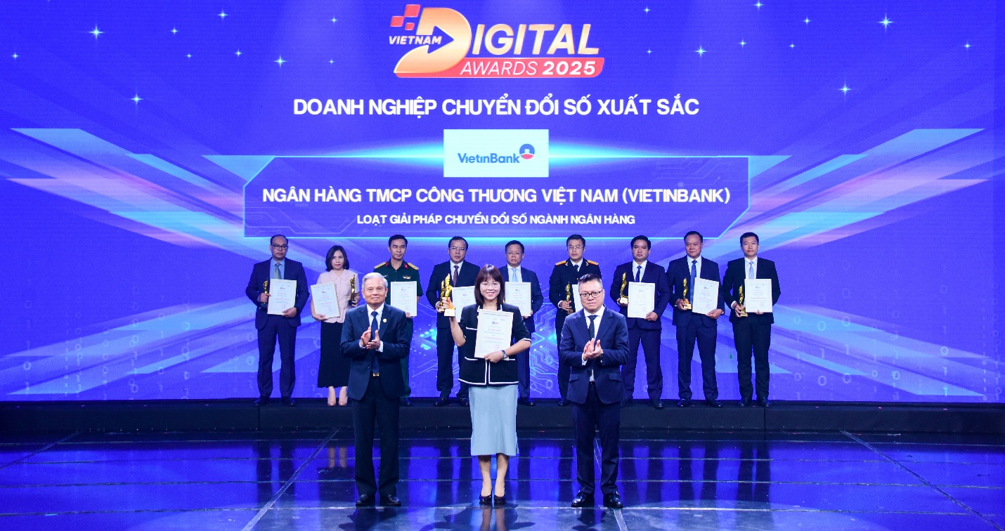 VietinBank – Doanh nghiệp chuyển đổi số xuất sắc 2025- Ảnh 1. VietinBank – Doanh nghiệp chuyển đổi số xuất sắc 2025- Ảnh 1.
