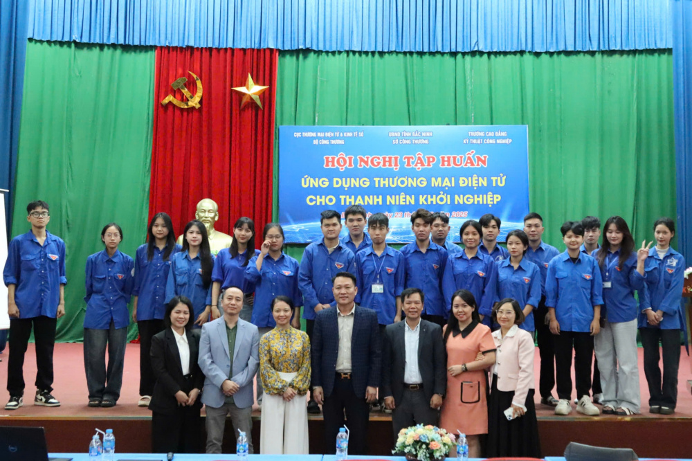 Hỗ trợ thanh niên khởi nghiệp cùng thương mại điện tử 4 Thanh niên Bắc Ninh khởi nghiệp cùng thương mại điện tử