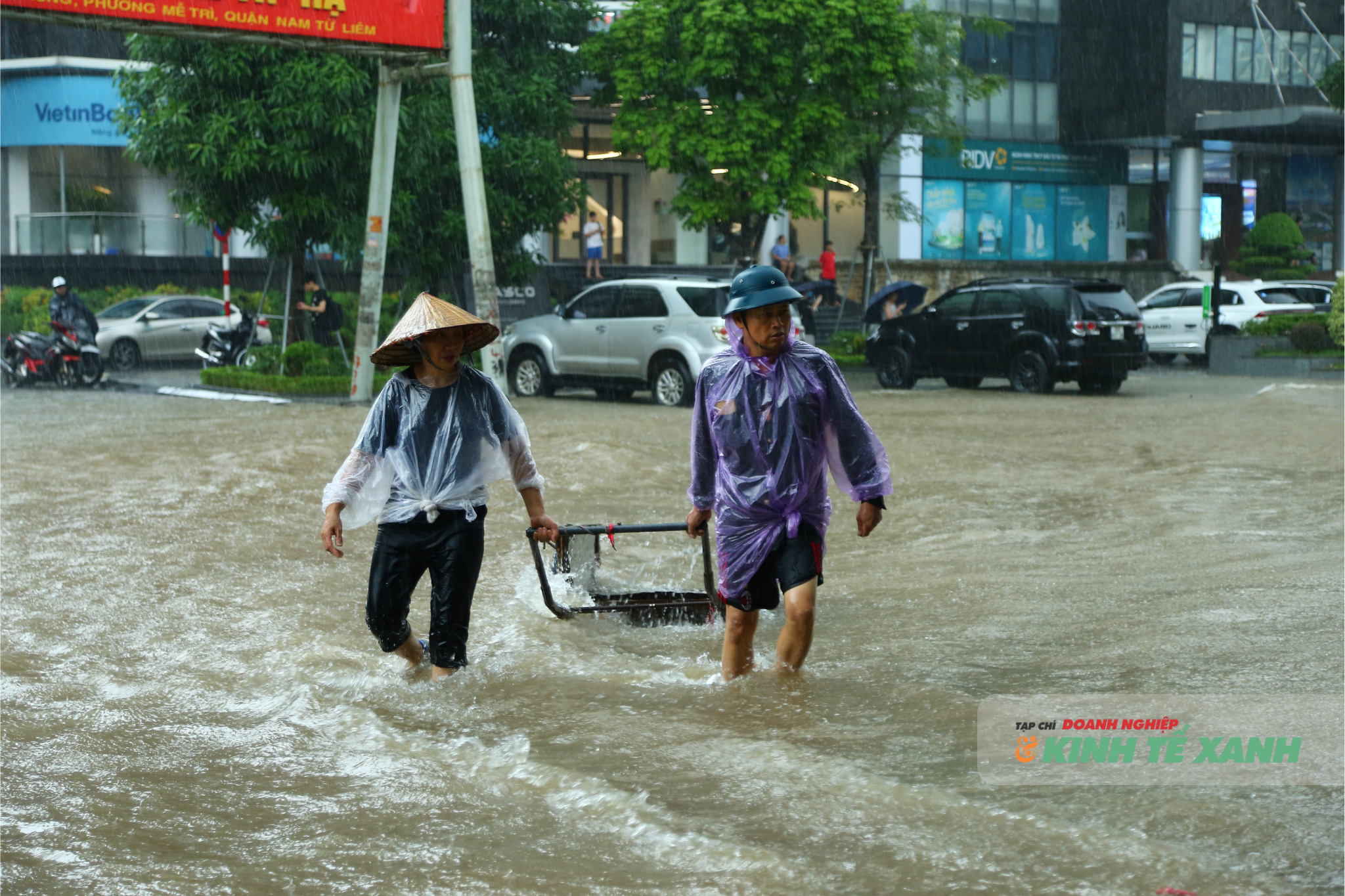 Nghề “cửu vạn thời mưa bão”, kiếm tiền triệu/ngày tại Hà Nội 3 thiet-ke-chua-co-ten-10-1759818510.png