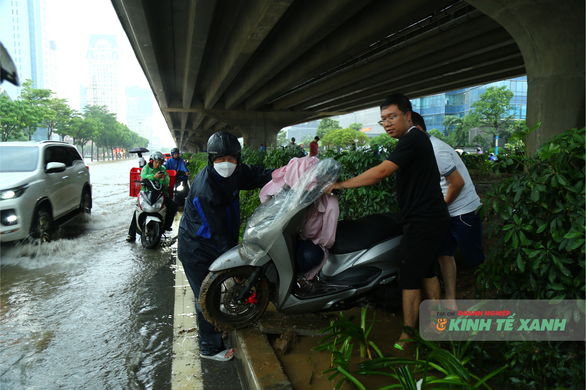 Nghề “cửu vạn thời mưa bão”, kiếm tiền triệu/ngày tại Hà Nội 7 thiet-ke-chua-co-ten-12-1759819425.png