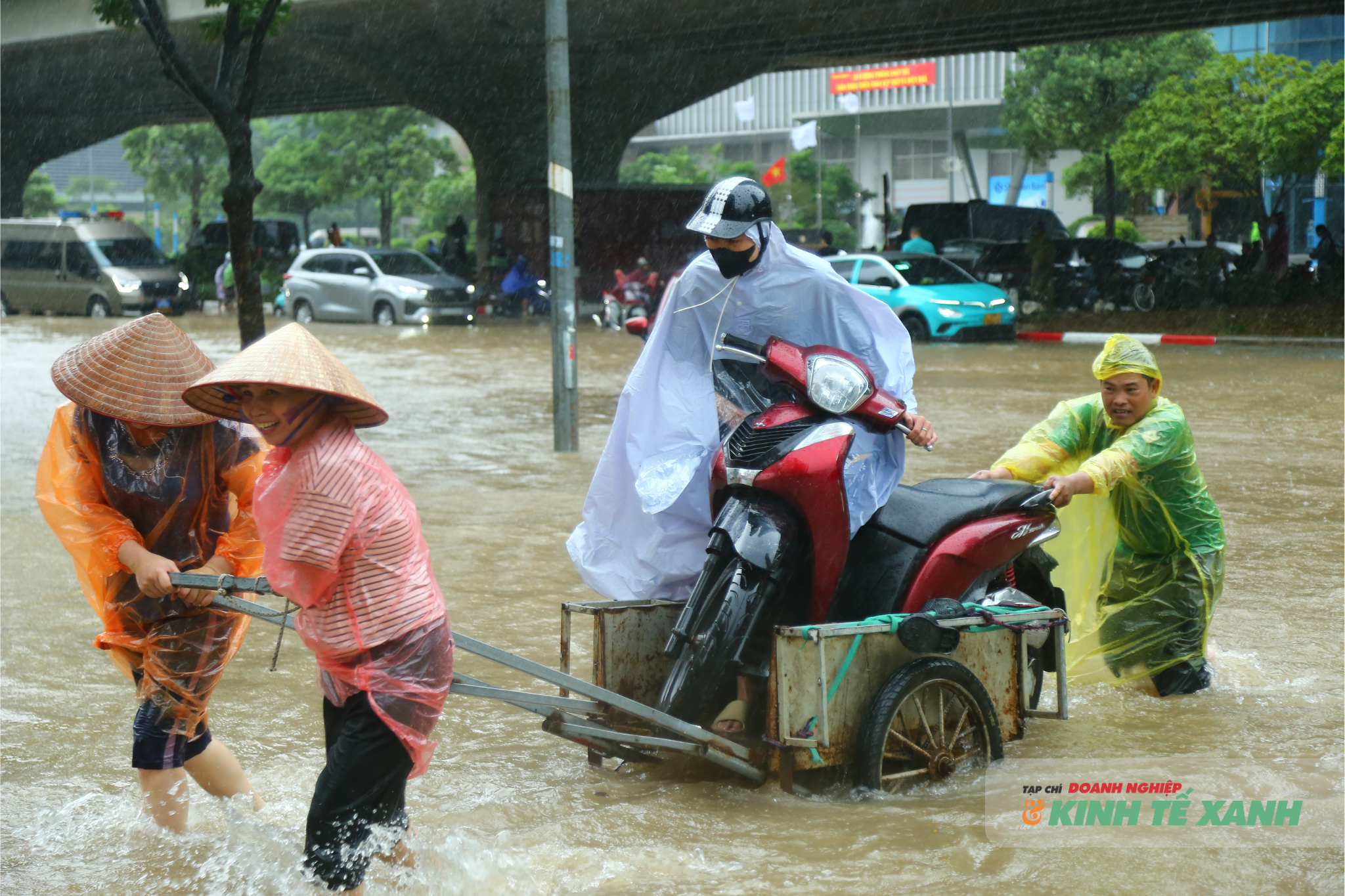 Nghề “cửu vạn thời mưa bão”, kiếm tiền triệu/ngày tại Hà Nội 2 thiet-ke-chua-co-ten-6-1759817997.png
