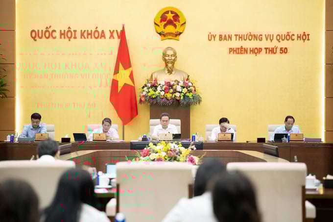 Ủy ban Thường vụ Quốc hội cho ý kiến về Dự án Luật Quản lý thuế (sửa đổi).