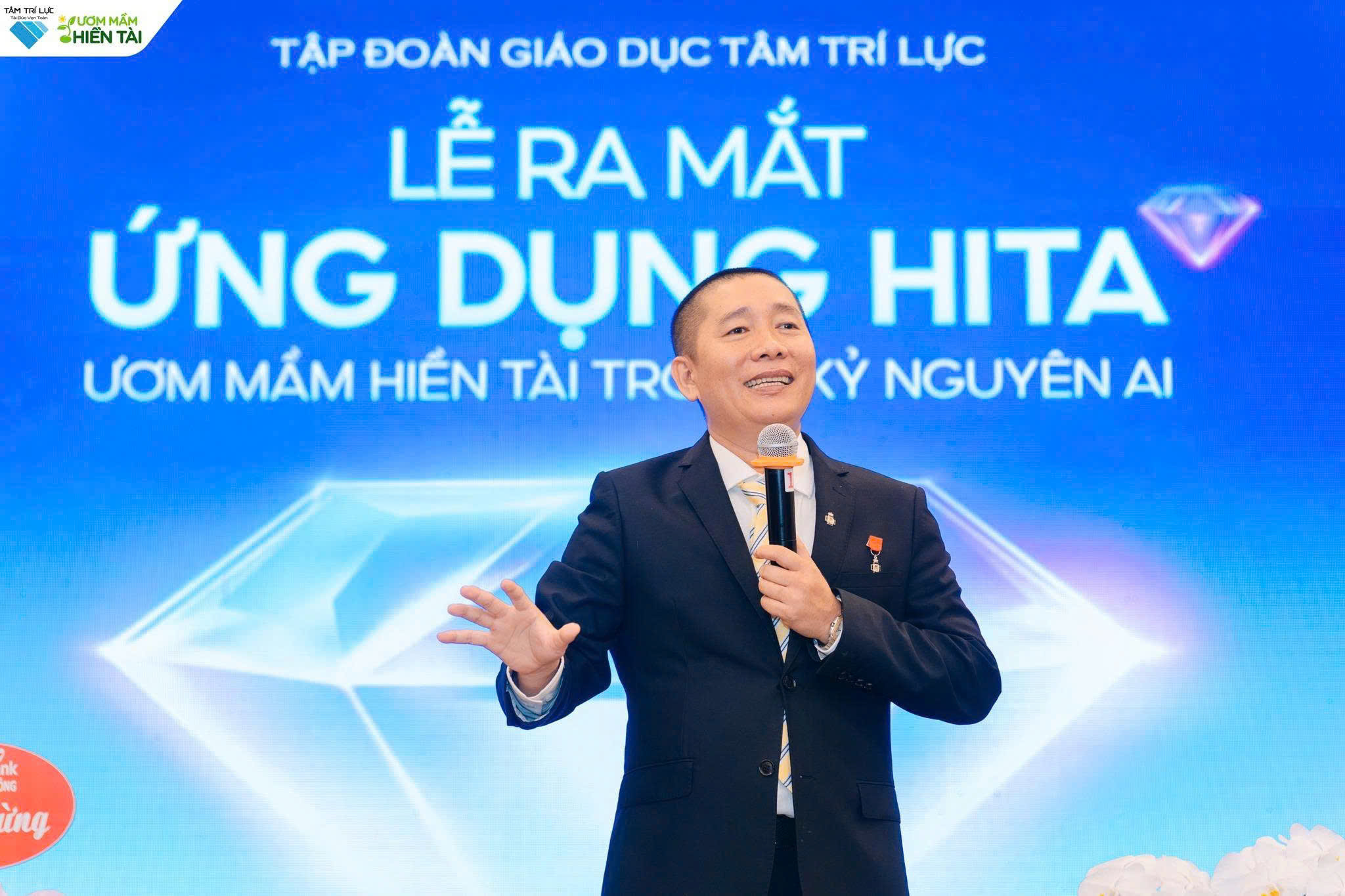 Sử dụng ứng dụng điện thoại để cha mẹ ‘rèn đức’ cho con- Ảnh 1.