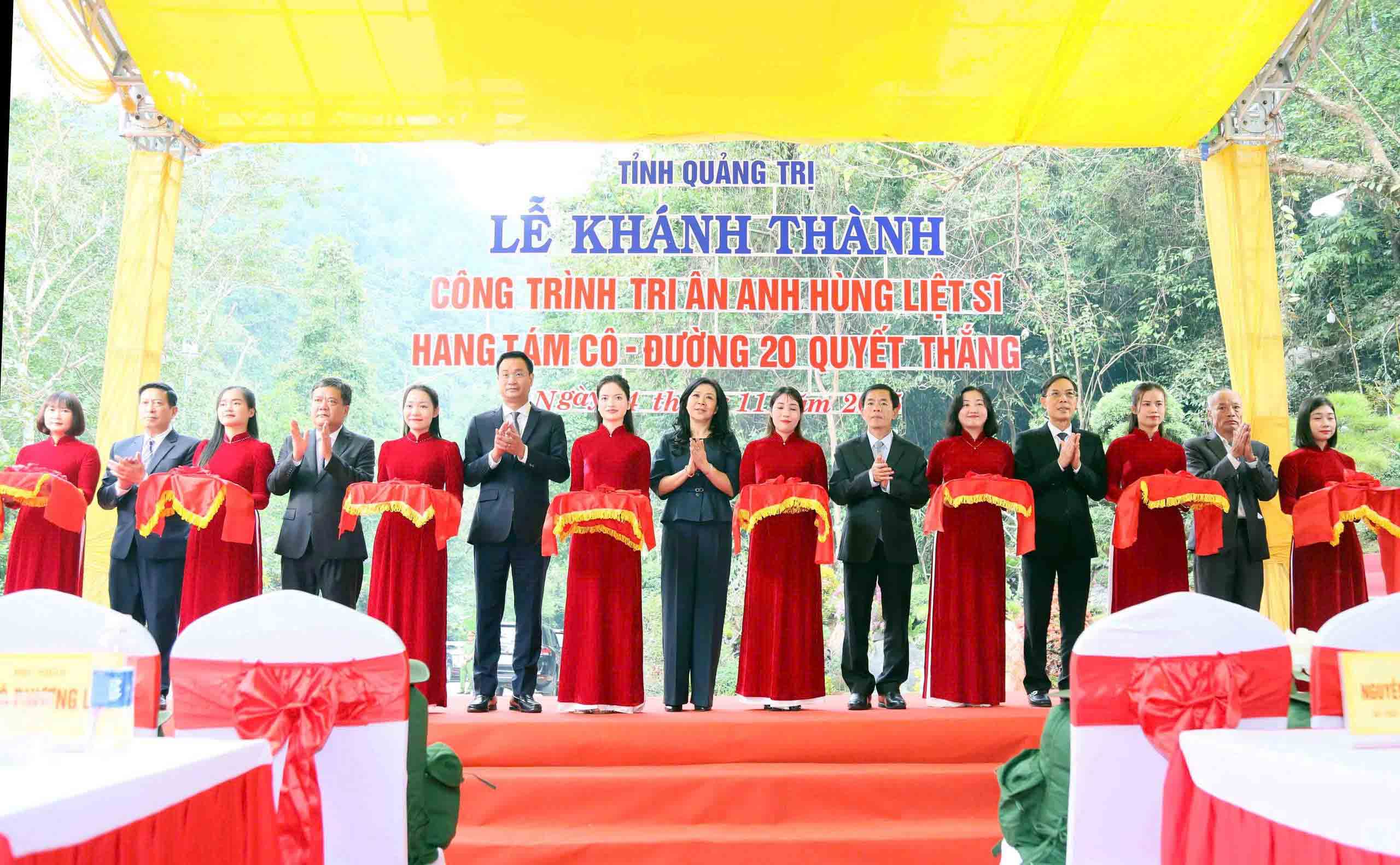 Tô thắm thêm địa chỉ đỏ giữa đại ngàn Trường Sơn 1 Hang Tám Cô: Tô thắm thêm địa chỉ đỏ giữa đại ngàn Trường Sơn - Ảnh 1.