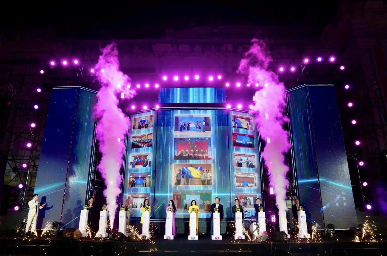 Khởi động sự kiện mua sắm trực tuyến lớn nhất năm 2025- Ảnh 1. Khởi động sự kiện mua sắm trực tuyến lớn nhất năm 2025- Ảnh 1.