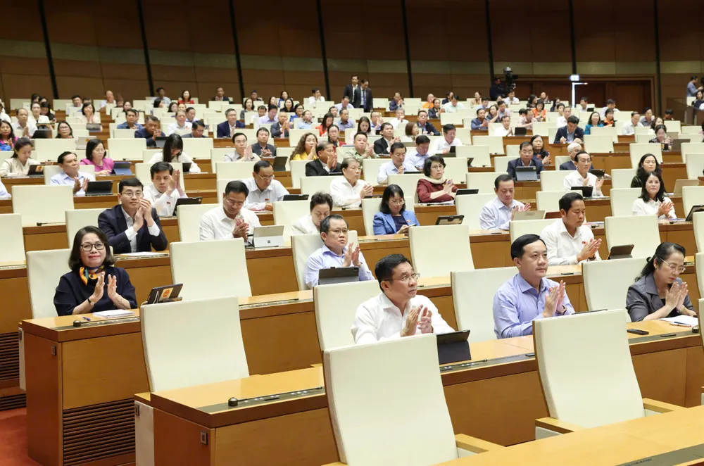 Cần bảo vệ trẻ em trước hoạt động livestream bán hàng độc hại 1 Các đại biểu dự phiên họp chiều 13-11. Ảnh: QUANG PHÚC