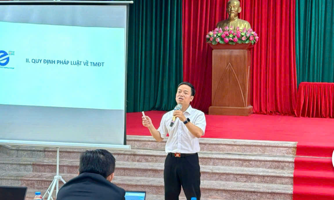 Tập huấn kỹ năng ứng dụng AI và thương mại điện tử 2 Hải Phòng: Tập huấn kỹ năng ứng dụng AI và thương mại điện tử - ảnh 2