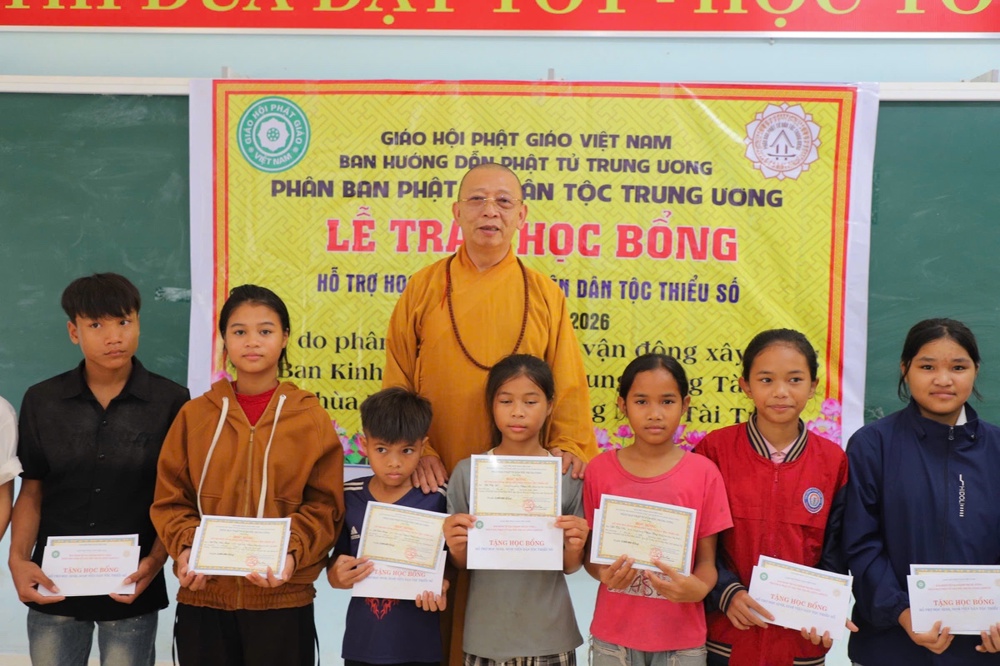 1dd2e425 ccfa 4010 9cf1 4d5b6c418783 crop