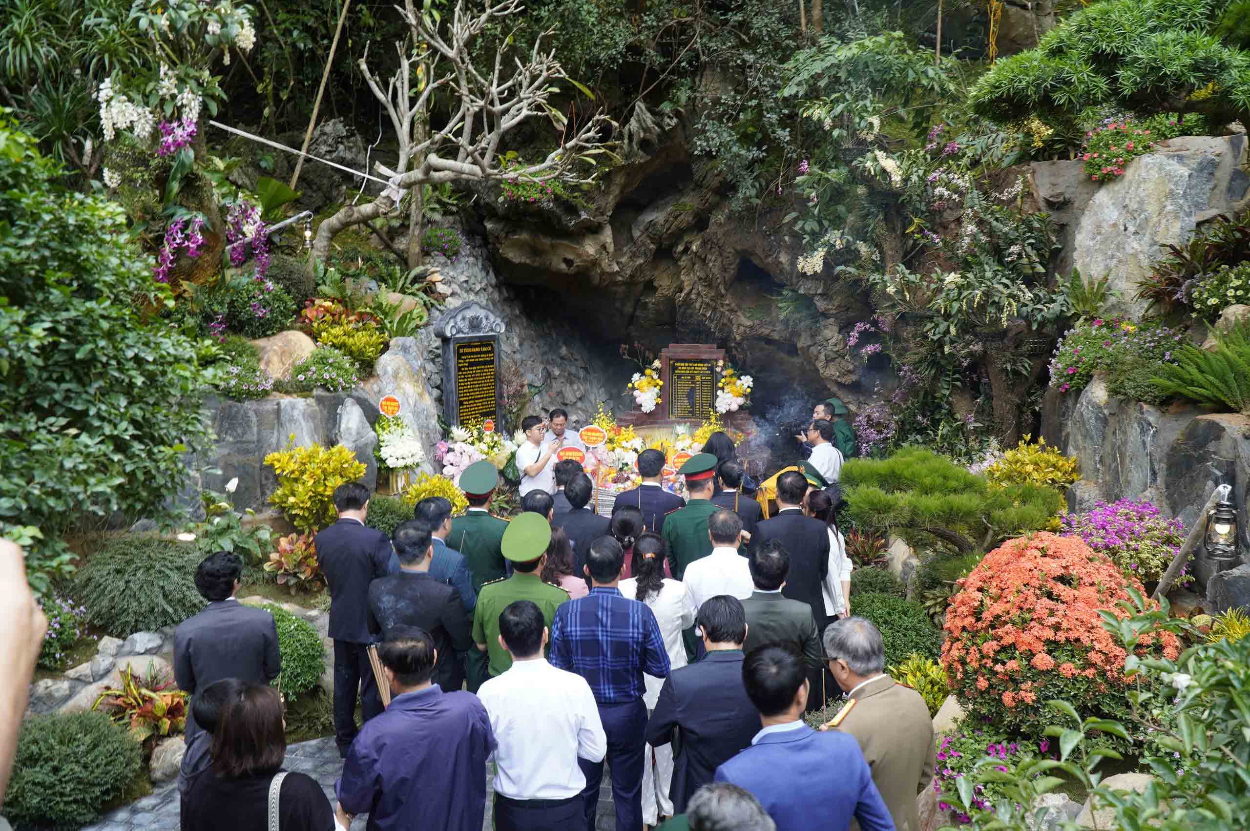Tô thắm thêm địa chỉ đỏ giữa đại ngàn Trường Sơn 3 Hang Tám Cô: Tô thắm thêm địa chỉ đỏ giữa đại ngàn Trường Sơn - Ảnh 3.