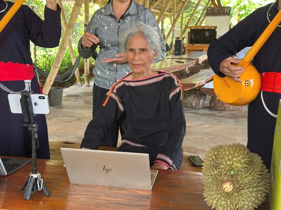 Bó rau 2.000 đồng và giấc mơ đổi đời trên sàn thương mại điện tử - 9