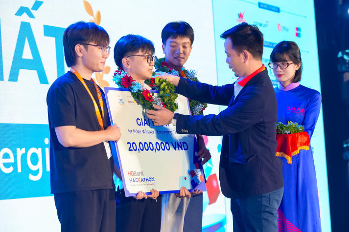 Sinh viên HUTECH đề xuất giải pháp ứng dụng AI thiết thực 2 Sinh viên HUTECH đề xuất giải pháp ứng dụng AI thiết thực 28