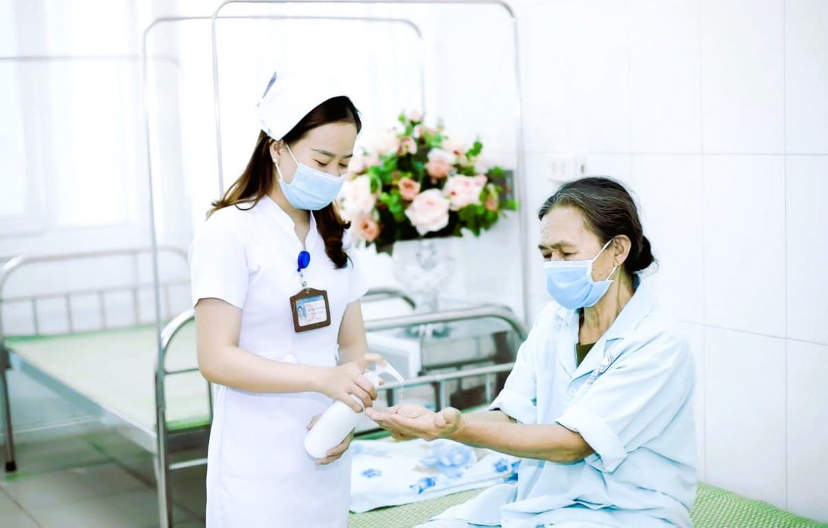 Tỷ lệ TTKDTM trong dịch vụ công, giáo dục, y tế ở Quảng Trị đang tăng mạnh. Tỷ lệ TTKDTM trong dịch vụ công, giáo dục, y tế ở Quảng Trị đang tăng mạnh.