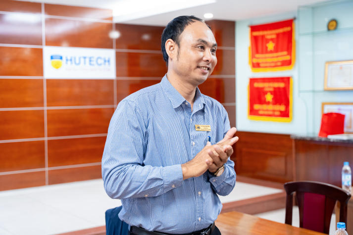 Giảng viên Khoa Tài chính 1 Giảng viên Khoa Tài chính - Thương mại cập nhật xu hướng ứng dụng AI trong nghiên cứu khoa học lĩnh vực kinh tế 15