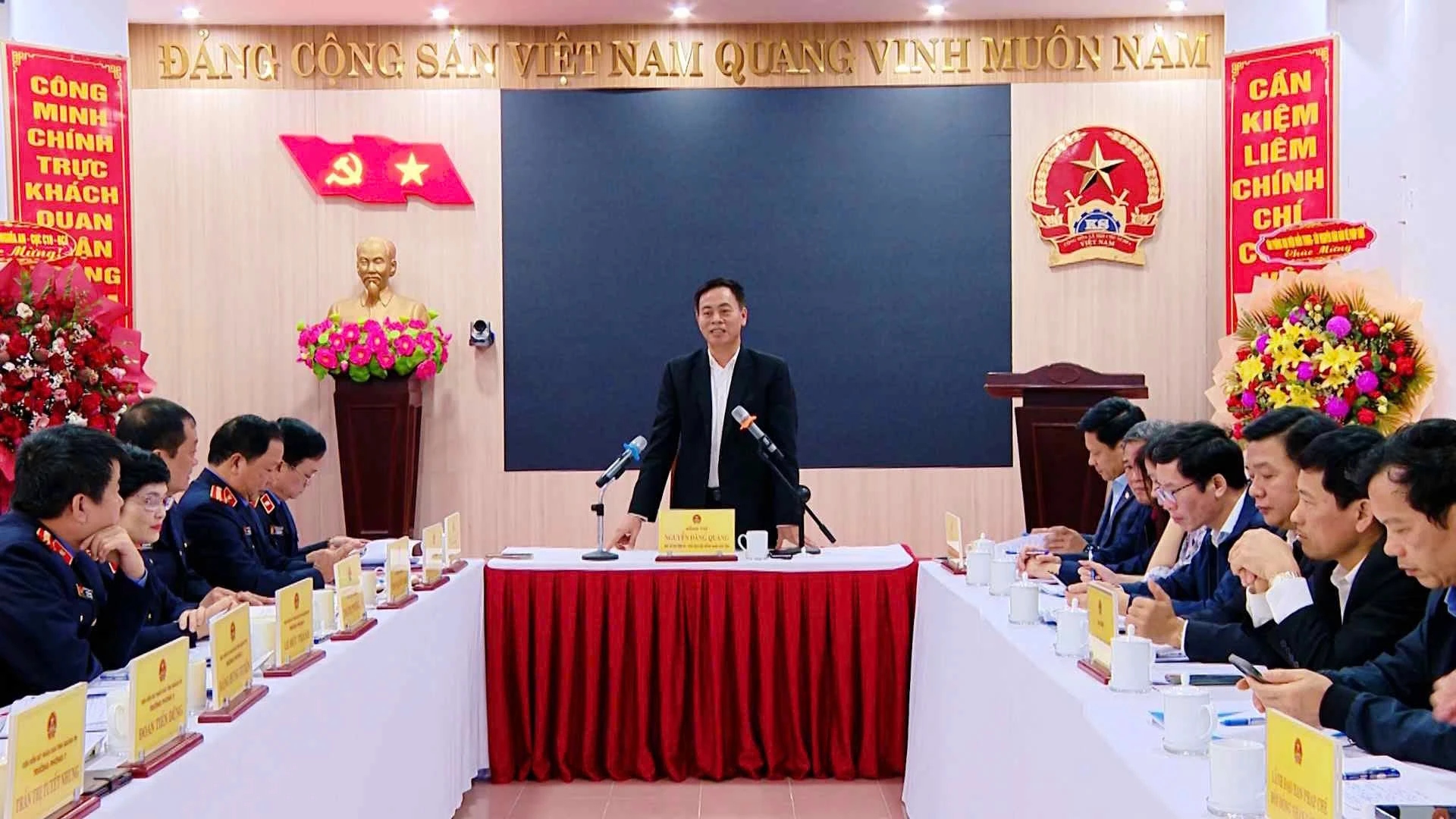 Đồng chí Nguyễn Đăng Quang, Phó Bí thư Tỉnh ủy, Chủ tịch HĐND tỉnh chủ trì buổi làm việc - Ảnh: B.C