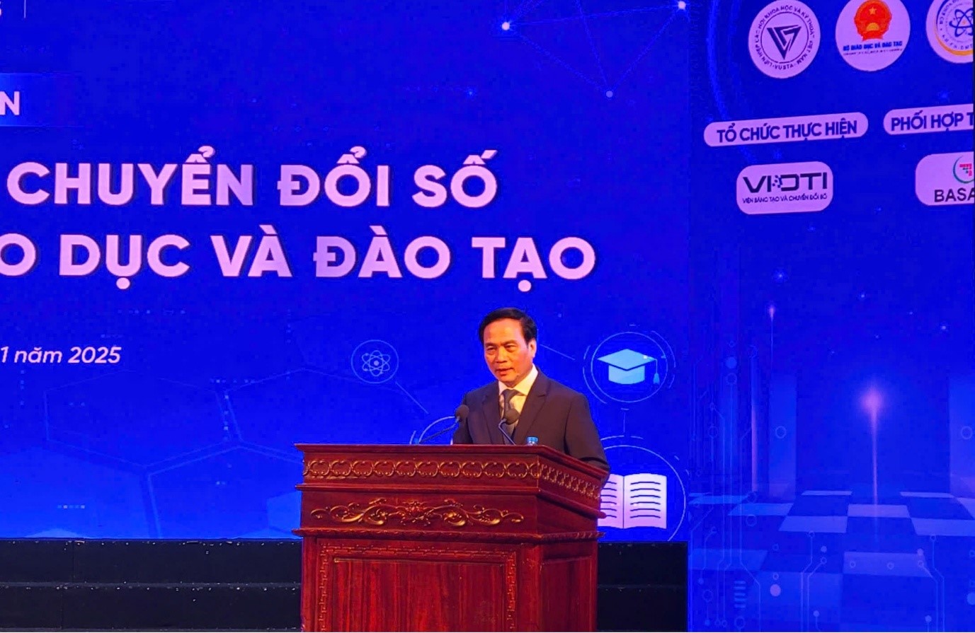 Thúc đẩy đổi mới sáng tạo, chuyển đổi số 1 tm-img-alt