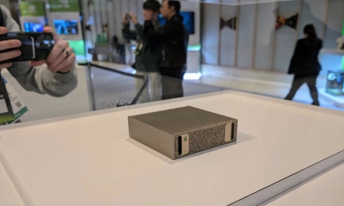 Máy tính DGX Spark của Nvidia. Ảnh: Sean Hollister