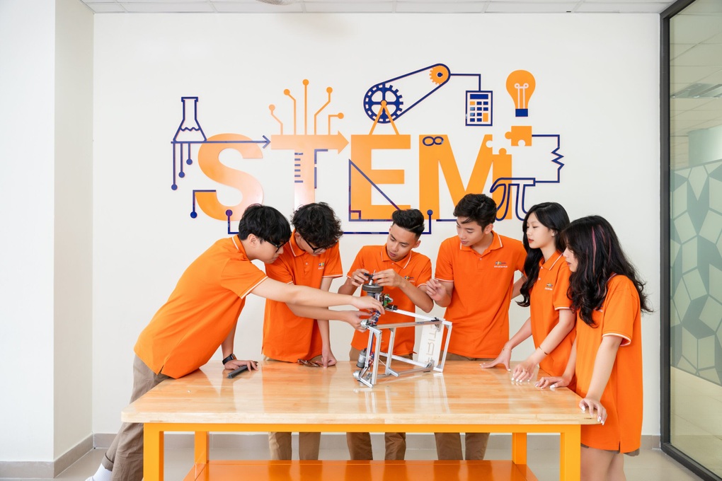 FPT Schools lần đầu tổ chức sân chơi AI và Robotics cho học sinh toàn quốc - 3 FPT Schools lần đầu tổ chức sân chơi AI và Robotics cho học sinh toàn quốc - 3