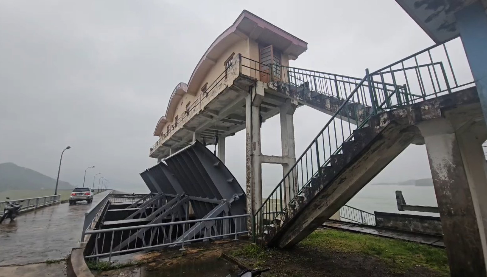 Công trình hồ thủy lợi Rào Đá luôn phát huy hiệu quả trong những năm gần đây. Ảnh : T. Phùng. Công trình hồ thủy lợi Rào Đá luôn phát huy hiệu quả trong những năm gần đây. Ảnh : T. Phùng.