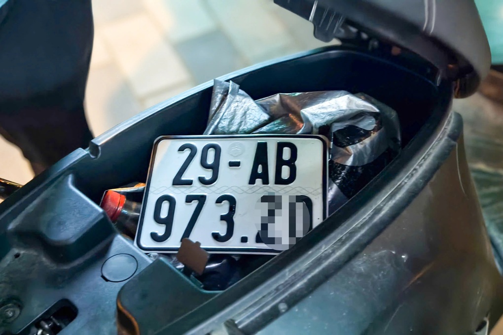 Hàng trăm lái xe che biển số, dùng điện thoại bị CSGT xử lý trong đêm - 3