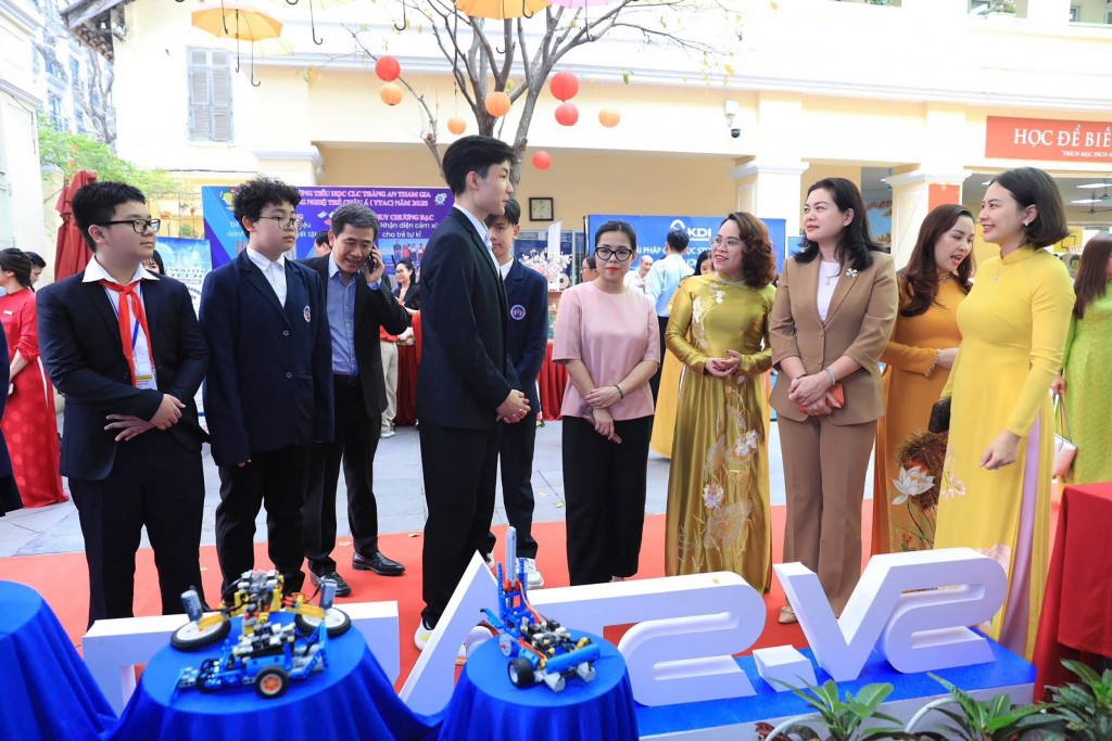 Sản phẩm tham dự trong Ngày hội chuyển đổi số quận Hoàn Kiếm 2025 Sản phẩm tham dự trong Ngày hội chuyển đổi số quận Hoàn Kiếm 2025