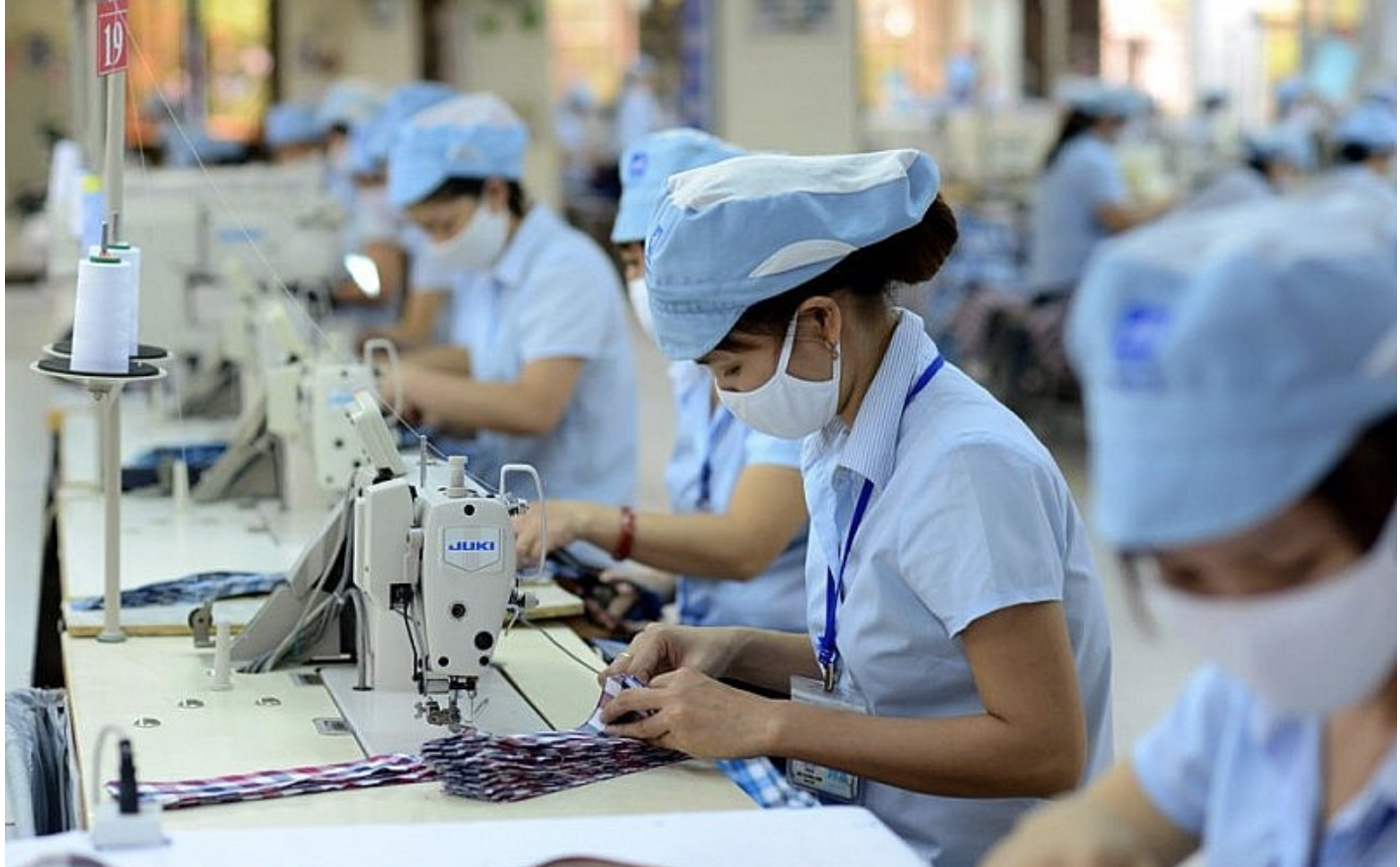 Doanh nghiệp dệt may tăng tốc chuyển đổi kép: Số hóa sản xuất, mở rộng xanh hóa Doanh nghiệp dệt may tăng tốc chuyển đổi kép: Số hóa sản xuất, mở rộng xanh hóa