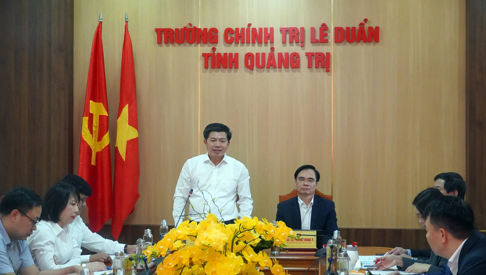 Đồng chí Phó Bí thư Thường trực Tỉnh ủy Trần Vũ Khiêm phát biểu tại buổi khảo sát