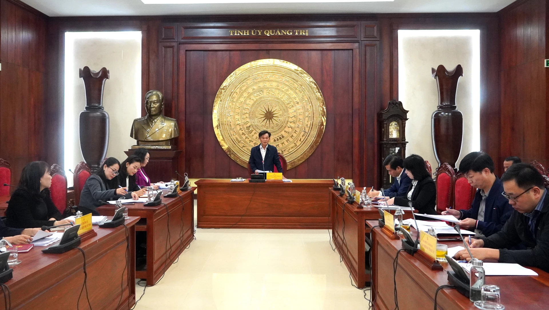 Đại hội đại biểu Phụ nữ tỉnh Quảng Trị lần thứ I diễn ra từ ngày 5 - 6/12/2025 1 QTO - Chiều nay, 21/11, Thường trực Tỉnh ủy đã tổ chức hội nghị duyệt nội dung Đại hội đại biểu Phụ nữ tỉnh Quảng Trị lần thứ I, nhiệm kỳ 2025-2030 do đồng chí Nguyễn Chiến Thắng, Phó Bí thư Tỉnh ủy, Chủ tịch Ủy ban MTTQ Việt Nam tỉnh chủ trì.