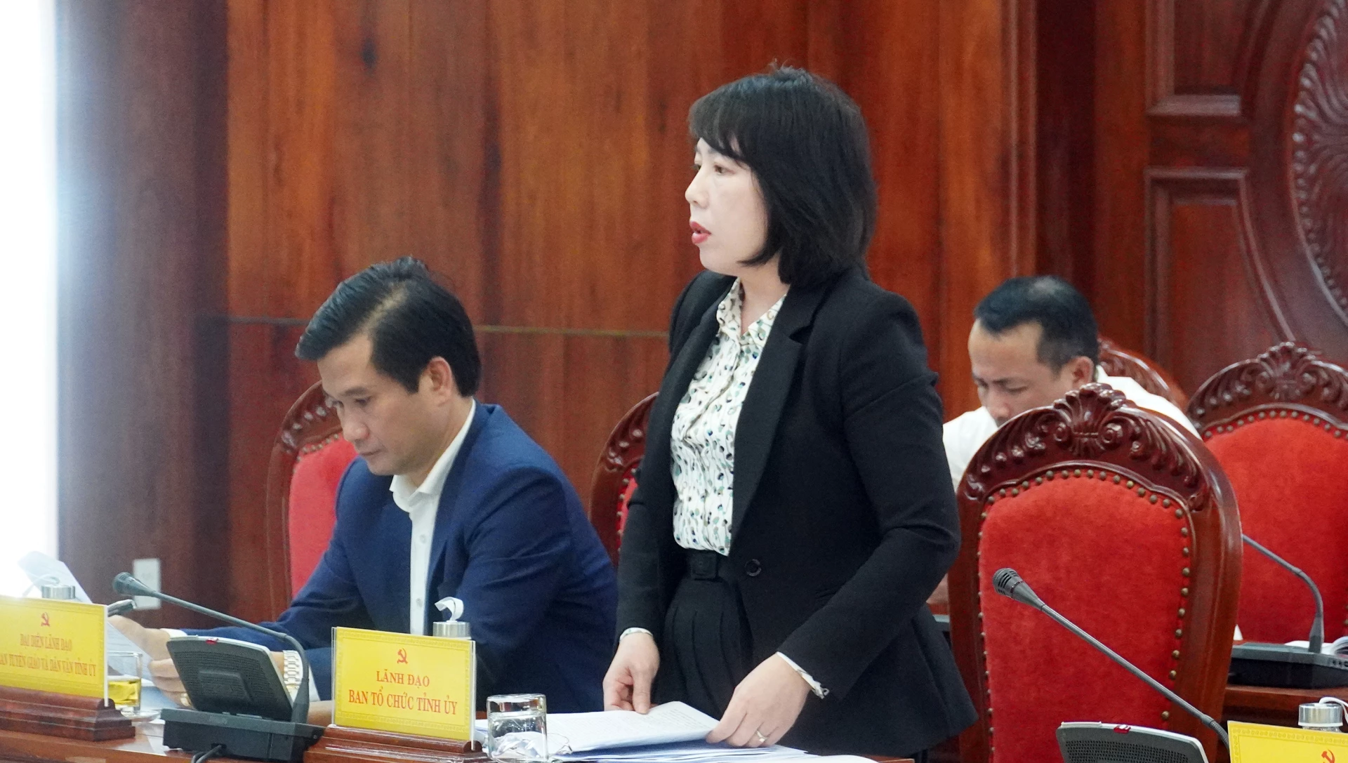 Đại hội đại biểu Phụ nữ tỉnh Quảng Trị lần thứ I diễn ra từ ngày 5 - 6/12/2025 4 Đại hội thảo luận tại hội nghị - Ảnh: N.M