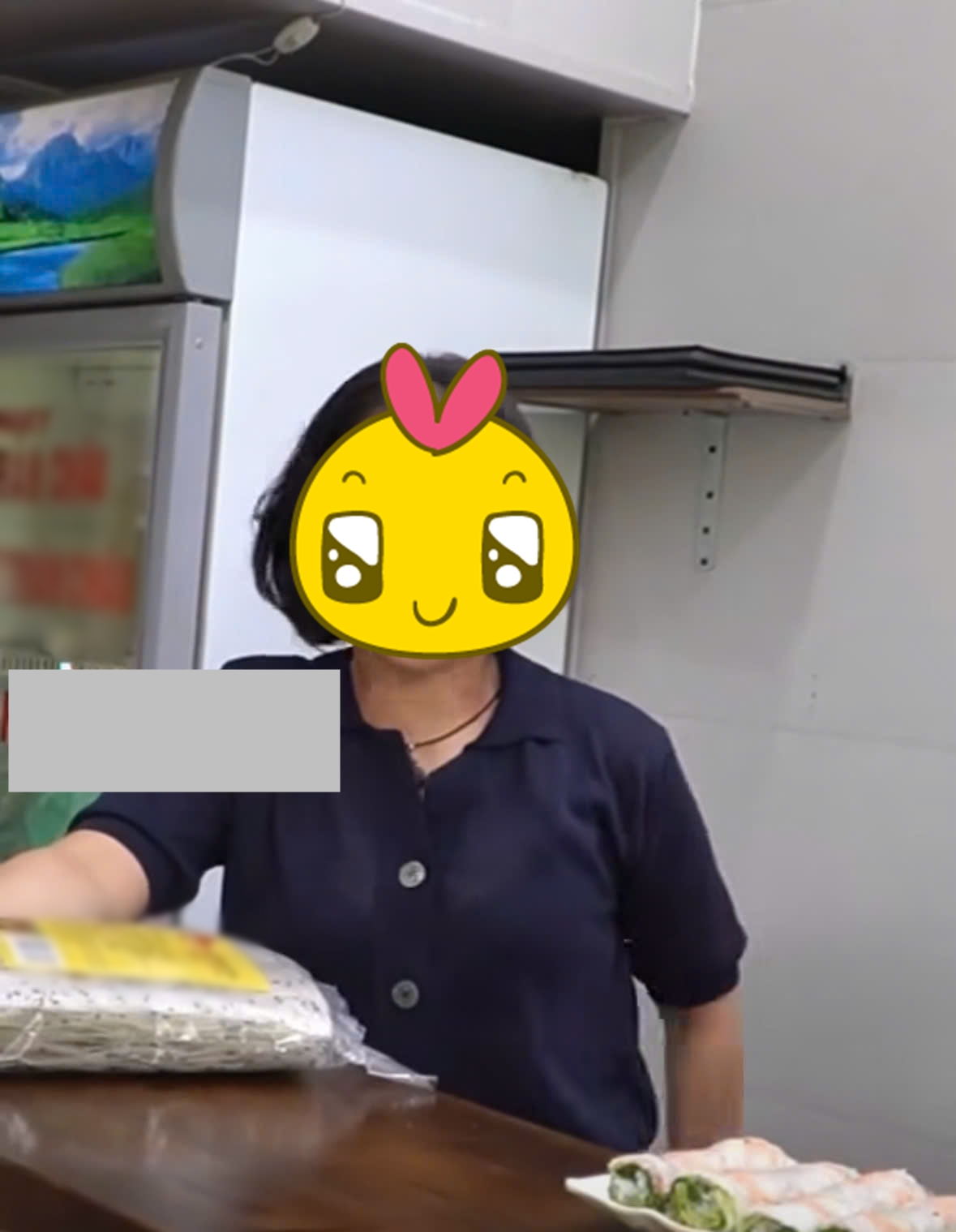 Chủ quán mỉa mai khách đi ăn mà 