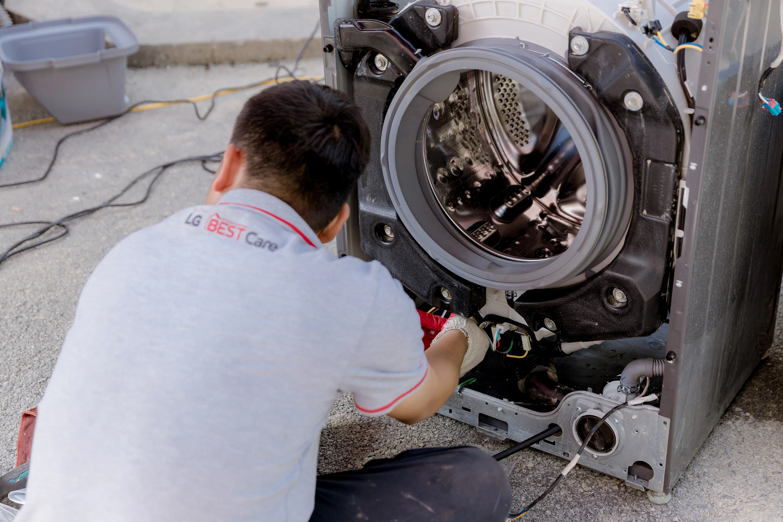 LG triển khai trạm sửa chữa và kiểm tra thiết bị miễn phí tại miền Trung