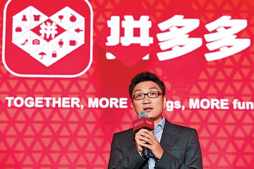 Hơn nghìn tỷ NDT vốn hóa bốc hơi, đại gia thương mại điện tử Pinduoduo đứng bên bờ vực, vì sao? 1 Vào thời kỳ đỉnh cao, doanh thu của Pinduoduo tăng trưởng 131%, ông chủ Hoàng Tranh chiếm ngôi người giàu nhất Trung Quốc. Ảnh: NetEase.