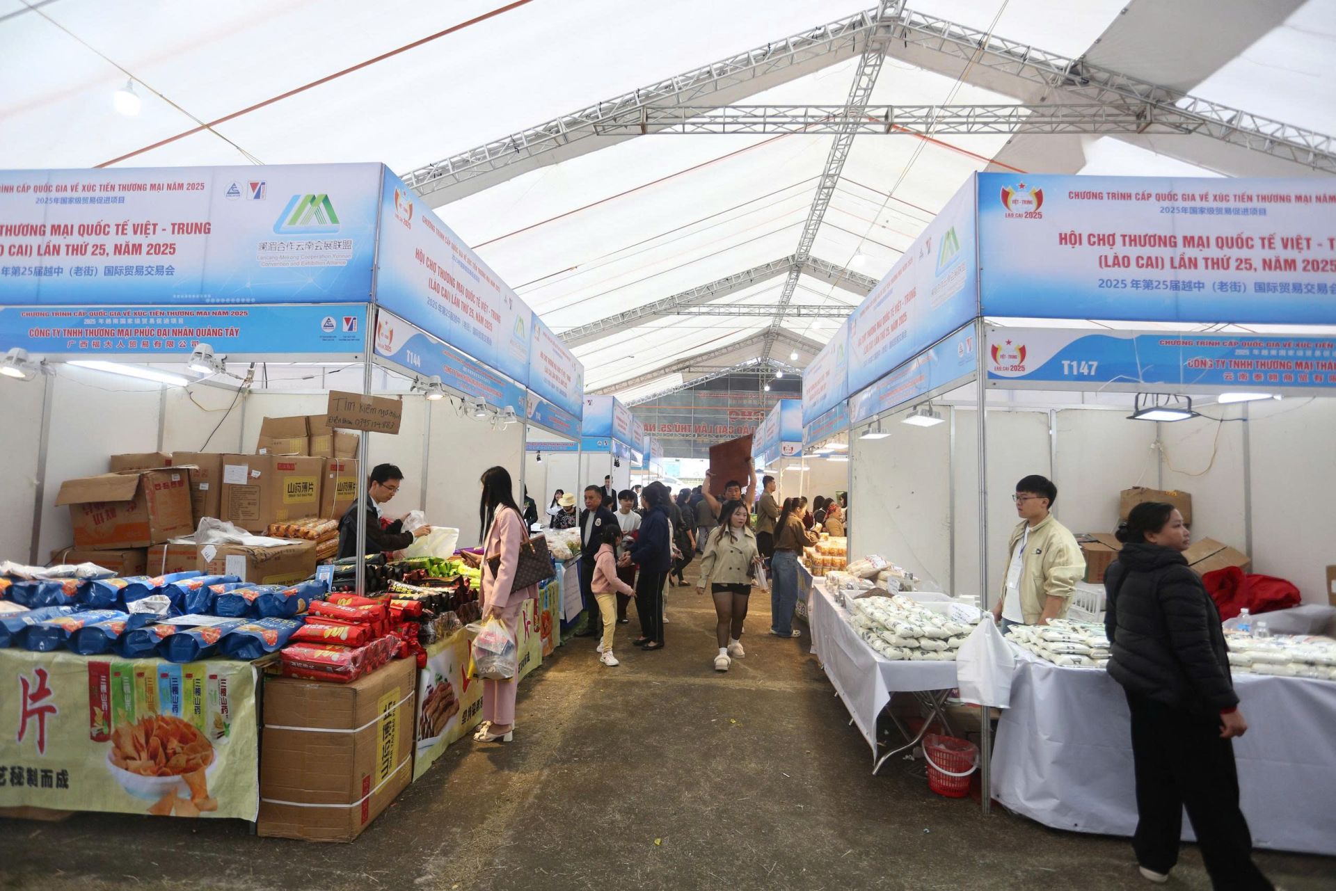 hoi cho viet trung 1763638744