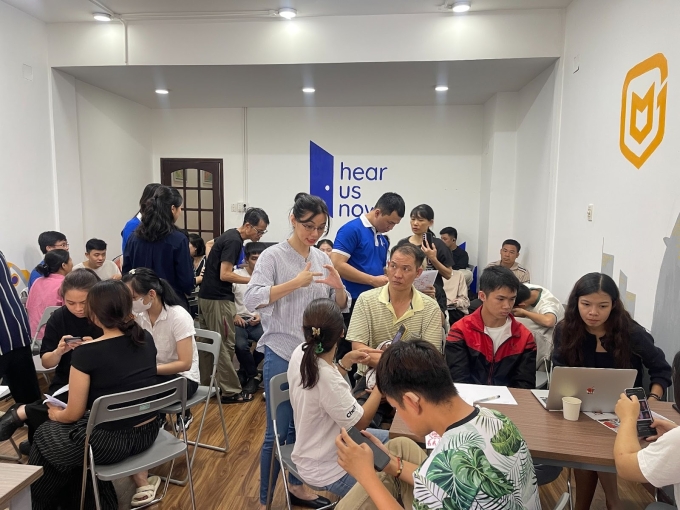 Buổi đào tạo AI cho cộng đồng người khiếm thính tại TP HCM. Ảnh: RMIT Việt Nam