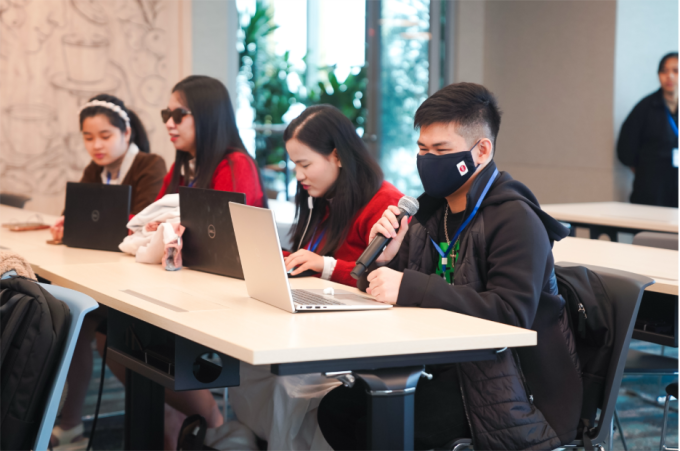 Buổi đào tạo về AI trong kể chuyện dành cho người khiếm thị tại Hà Nội. Ảnh: RMIT Việt Nam