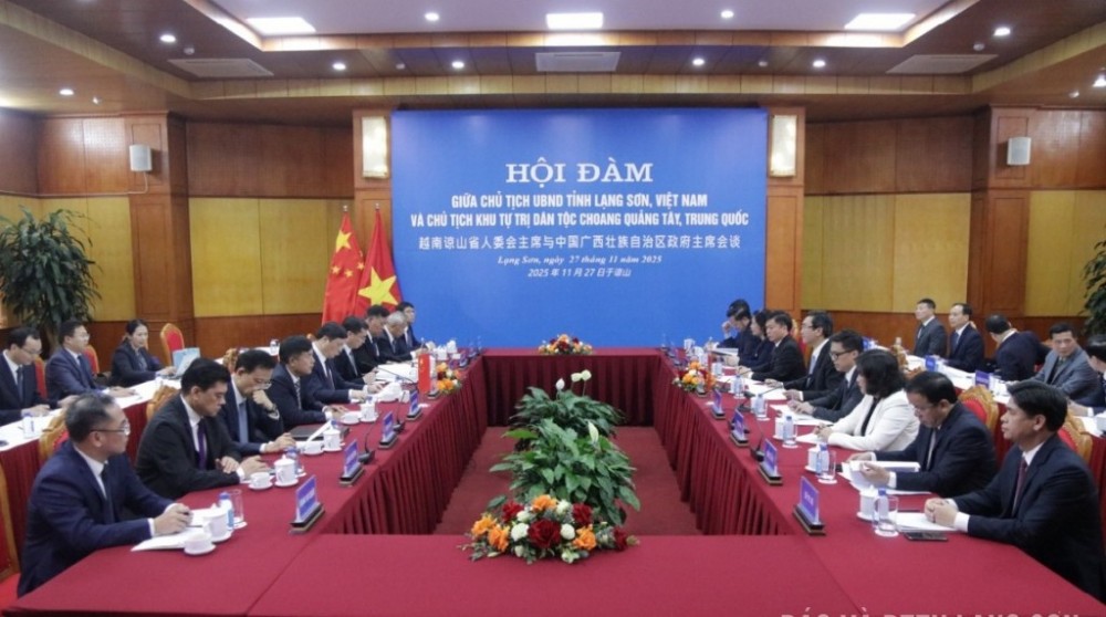 Các đại biểu tham dự hội đàm. Các đại biểu tham dự hội đàm.