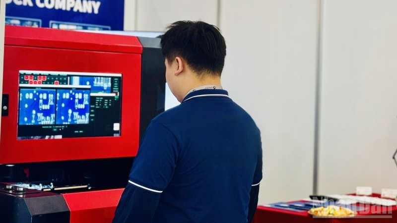 AI giúp kết nối mạng lưới thông minh, nơi dữ liệu, quy trình và con người vận hành thống nhất. (Ảnh: HNV)