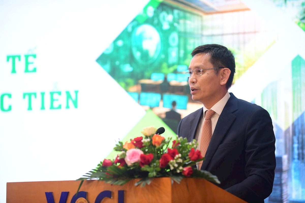 Theo ông Nguyễn Hồng Hiển, chuyển đổi kép góp phần thực hiện cam kết Net Zero 2050 và hiện thực hóa mục tiêu phát triển nhanh, bền vững theo Nghị quyết 57-NQ/TW của Bộ Chính trị. Ảnh: Minh Anh.