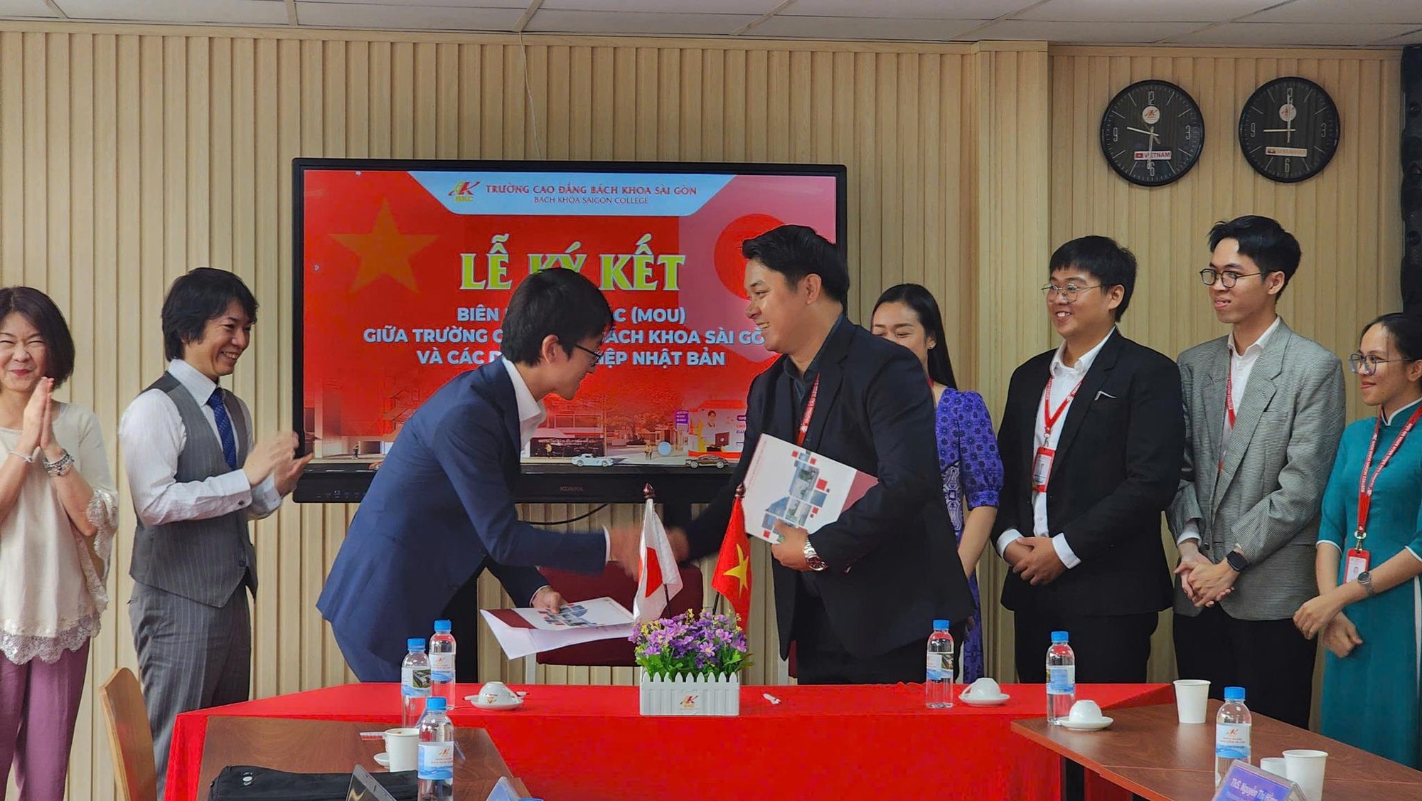 Thương mại điện tử dự kiến tăng trưởng "bùng nổ" giai đoạn cuối năm- Ảnh 3. Thương mại điện tử dự kiến tăng trưởng "bùng nổ" giai đoạn cuối năm- Ảnh 3.