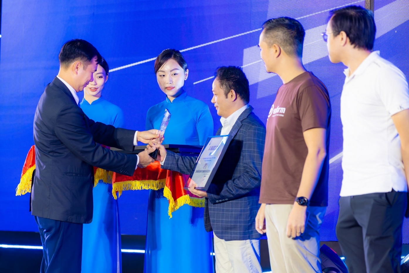 FPT AI Mentor dẫn đầu xu hướng đào tạo thông minh: Cá nhân hóa - Tự động hóa - Tối ưu chi phí- Ảnh 1. FPT AI Mentor dẫn đầu xu hướng đào tạo thông minh: Cá nhân hóa - Tự động hóa - Tối ưu chi phí- Ảnh 1.