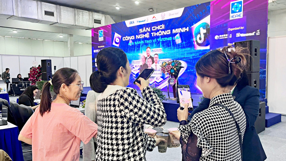 AI nâng tầm sức sáng tạo của con người 6 Sân chơi công nghệ - AI và Đổi mới sáng tạo cho cuộc sống tương lai