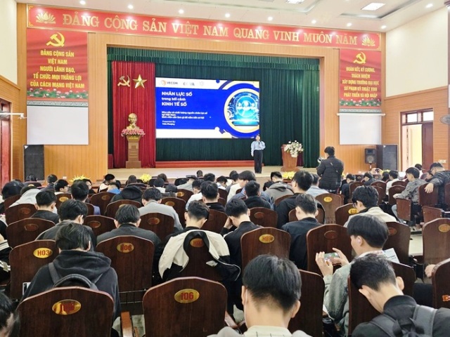 Nghệ An đưa thương mại điện tử vào đào tạo đại học, chuẩn bị nhân lực cho kinh tế số. Nghệ An đưa thương mại điện tử vào đào tạo đại học, chuẩn bị nhân lực cho kinh tế số.