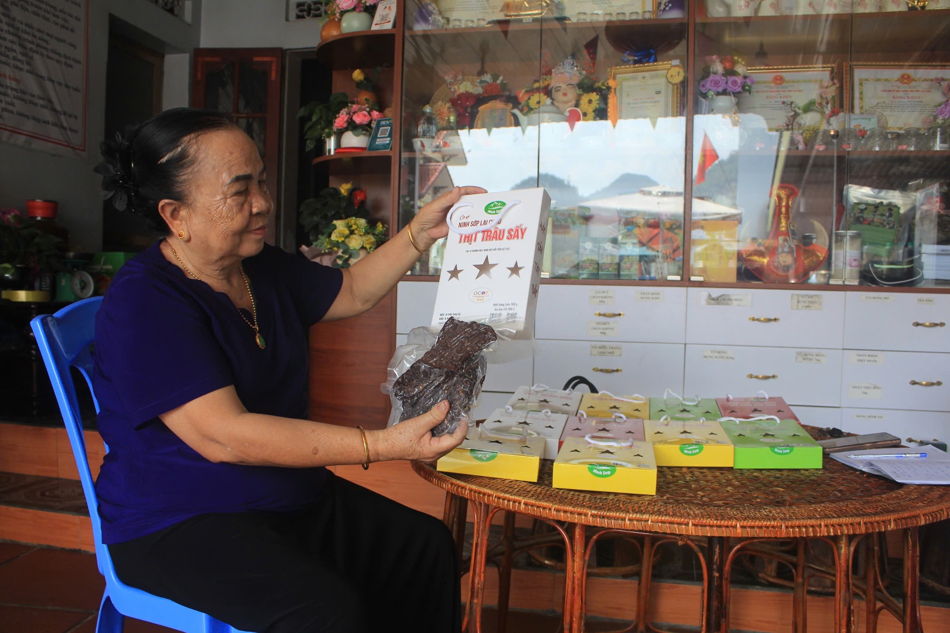 Từ bếp lửa bản cao đến sao OCOP 11 thit say lai chau tu bep lua ban cao den sao ocop 6919da3d5de15